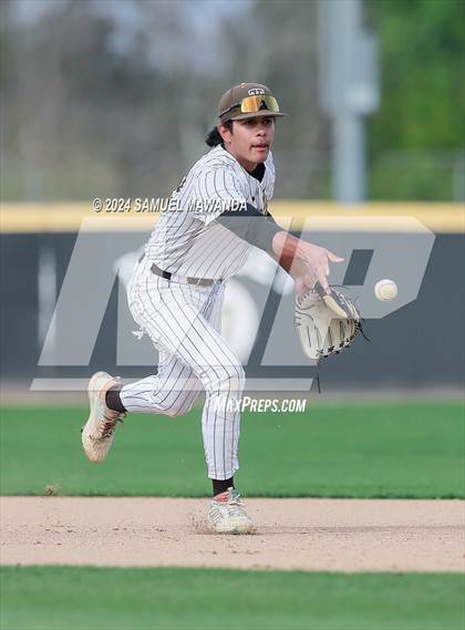 Thumbnail 1 in  Newbury Park @ Crespi photogallery.