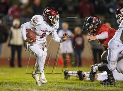 Thumbnail 2 in Lowell vs. Muskegon  (MHSAA Region 1- Division 2 District Final) photogallery.