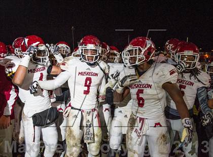 Thumbnail 3 in Lowell vs. Muskegon  (MHSAA Region 1- Division 2 District Final) photogallery.