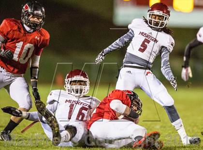 Thumbnail 2 in Lowell vs. Muskegon  (MHSAA Region 1- Division 2 District Final) photogallery.