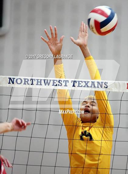 Thumbnail 3 in Fossil Ridge vs Mansfield Legacy photogallery.
