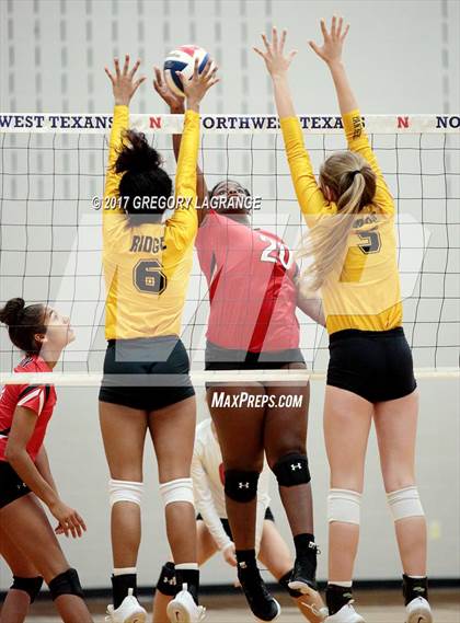 Thumbnail 3 in Fossil Ridge vs Mansfield Legacy photogallery.