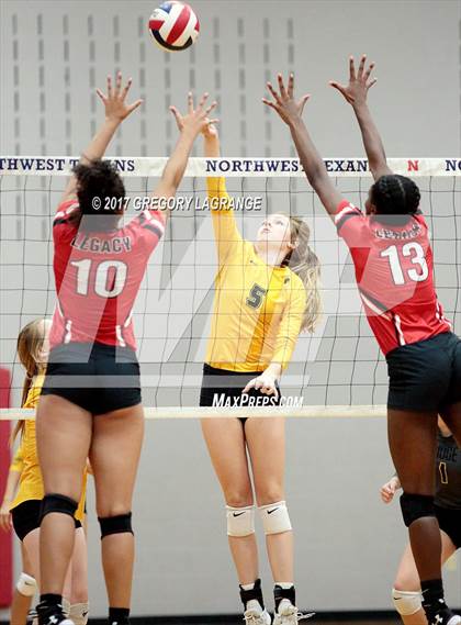 Thumbnail 1 in Fossil Ridge vs Mansfield Legacy photogallery.