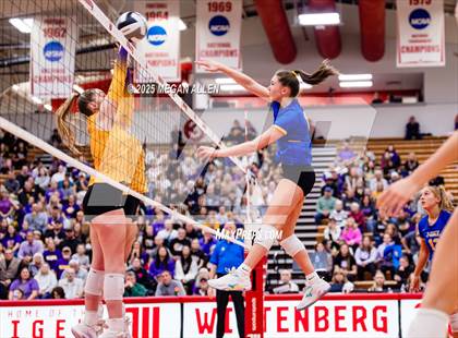 Thumbnail 2 in Notre Dame-Cathedral Latin @ Bloom-Carroll (OHSAA District III Semifinal) photogallery.