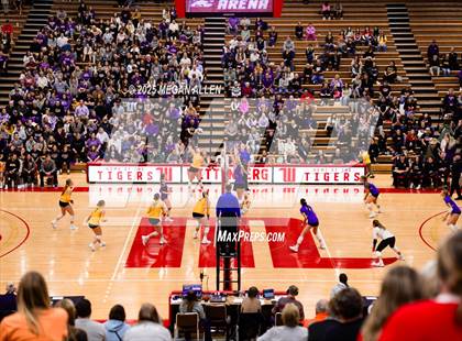 Thumbnail 1 in Notre Dame-Cathedral Latin @ Bloom-Carroll (OHSAA District III Semifinal) photogallery.