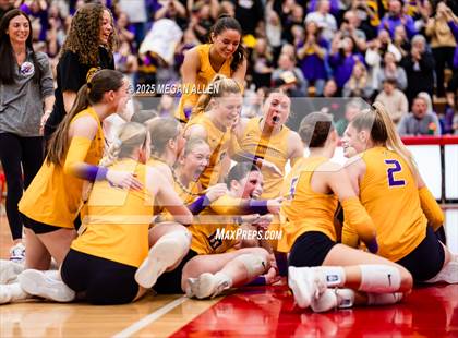 Thumbnail 3 in Notre Dame-Cathedral Latin @ Bloom-Carroll (OHSAA District III Semifinal) photogallery.