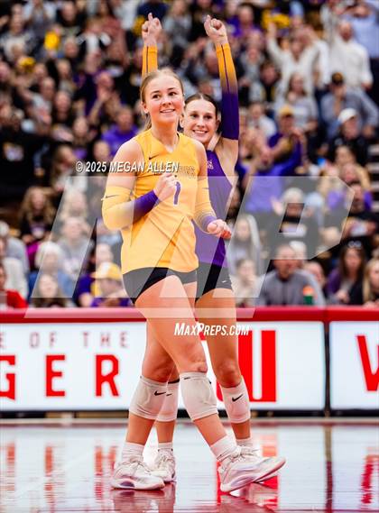 Thumbnail 1 in Notre Dame-Cathedral Latin @ Bloom-Carroll (OHSAA District III Semifinal) photogallery.