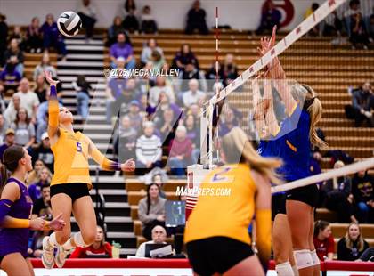 Thumbnail 2 in Notre Dame-Cathedral Latin @ Bloom-Carroll (OHSAA District III Semifinal) photogallery.