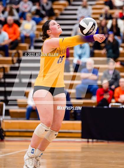 Thumbnail 3 in Notre Dame-Cathedral Latin @ Bloom-Carroll (OHSAA District III Semifinal) photogallery.