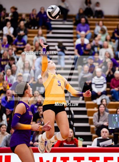 Thumbnail 3 in Notre Dame-Cathedral Latin @ Bloom-Carroll (OHSAA District III Semifinal) photogallery.