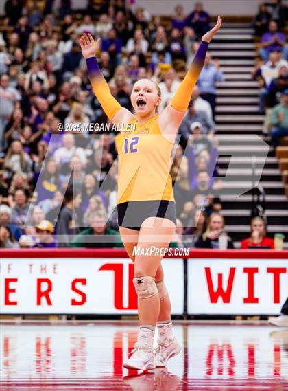 Thumbnail 3 in Notre Dame-Cathedral Latin @ Bloom-Carroll (OHSAA District III Semifinal) photogallery.