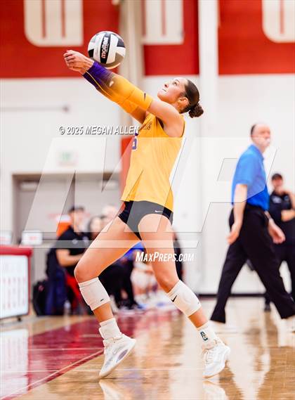 Thumbnail 3 in Notre Dame-Cathedral Latin @ Bloom-Carroll (OHSAA District III Semifinal) photogallery.