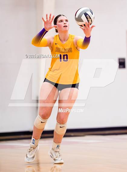 Thumbnail 1 in Notre Dame-Cathedral Latin @ Bloom-Carroll (OHSAA District III Semifinal) photogallery.