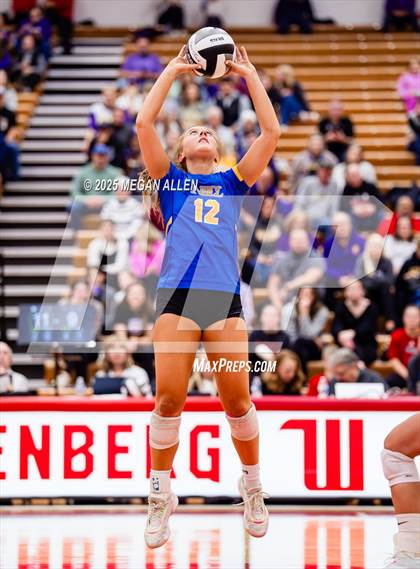 Thumbnail 1 in Notre Dame-Cathedral Latin @ Bloom-Carroll (OHSAA District III Semifinal) photogallery.