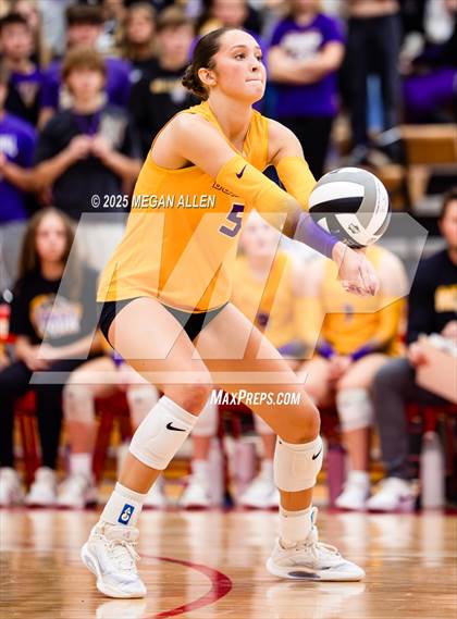 Thumbnail 2 in Notre Dame-Cathedral Latin @ Bloom-Carroll (OHSAA District III Semifinal) photogallery.