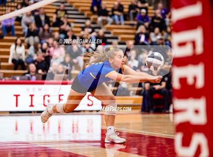 Thumbnail 3 in Notre Dame-Cathedral Latin @ Bloom-Carroll (OHSAA District III Semifinal) photogallery.