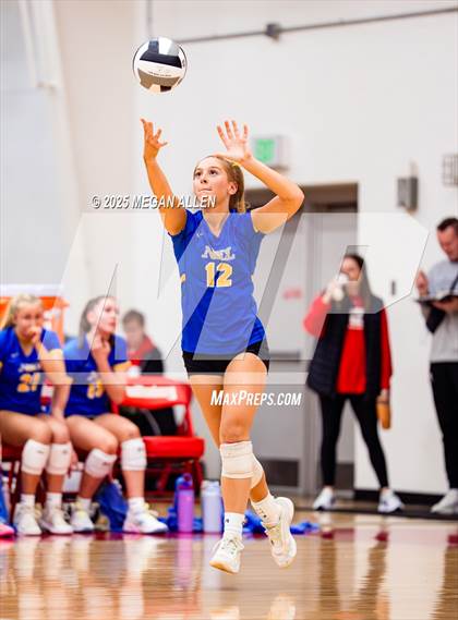 Thumbnail 3 in Notre Dame-Cathedral Latin @ Bloom-Carroll (OHSAA District III Semifinal) photogallery.