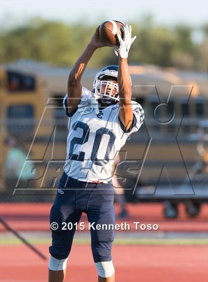 Thumbnail 3 in Central Catholic @ Devine photogallery.