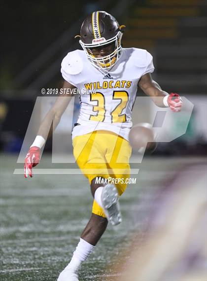 Thumbnail 3 in Bishop's vs. El Camino (CIF SDS D2 Final) photogallery.