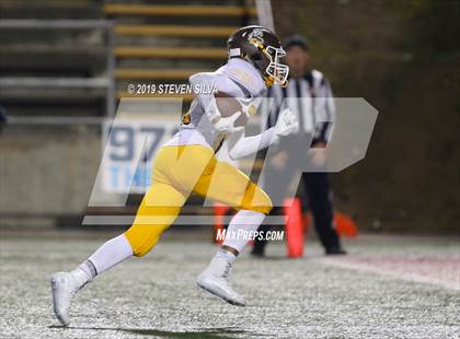 Thumbnail 3 in Bishop's vs. El Camino (CIF SDS D2 Final) photogallery.