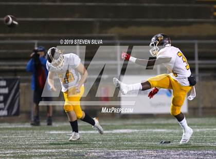 Thumbnail 3 in Bishop's vs. El Camino (CIF SDS D2 Final) photogallery.