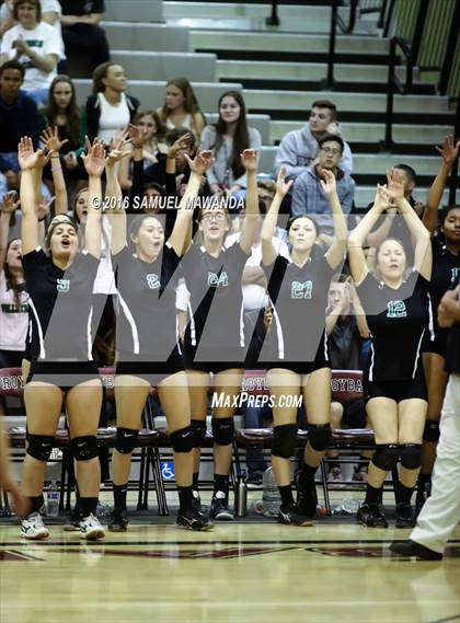 Thumbnail 3 in Granada Hills Charter vs Palisades (CIF LACS Final) photogallery.