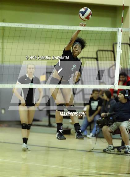 Thumbnail 2 in Granada Hills Charter vs Palisades (CIF LACS Final) photogallery.