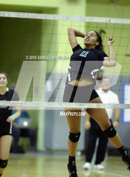 Thumbnail 3 in Granada Hills Charter vs Palisades (CIF LACS Final) photogallery.