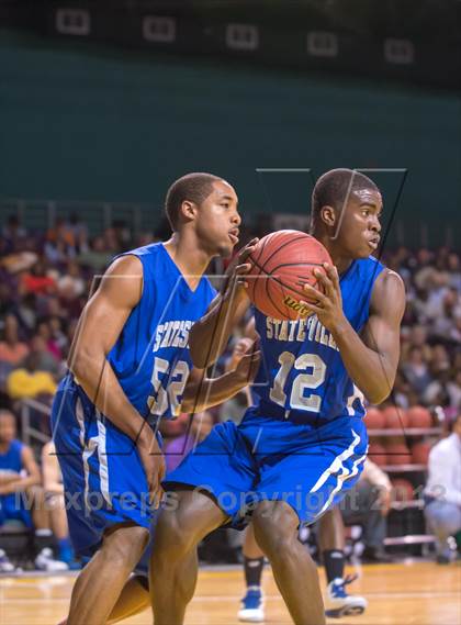 Thumbnail 2 in Statesville vs Hunter Huss (NCHSAA 3A Western Regional Final) photogallery.