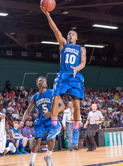 Thumbnail 2 in Statesville vs Hunter Huss (NCHSAA 3A Western Regional Final) photogallery.
