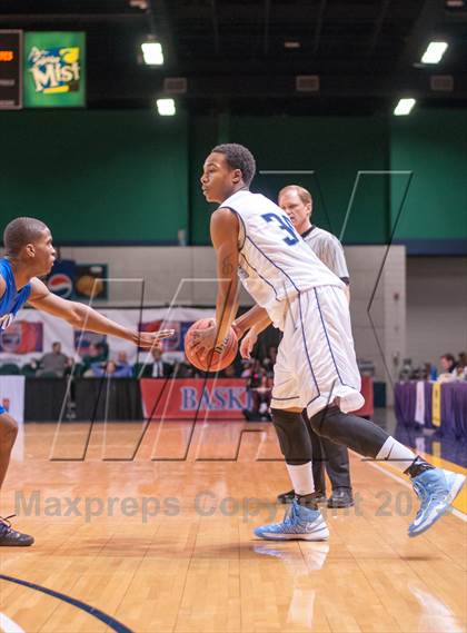 Thumbnail 2 in Statesville vs Hunter Huss (NCHSAA 3A Western Regional Final) photogallery.