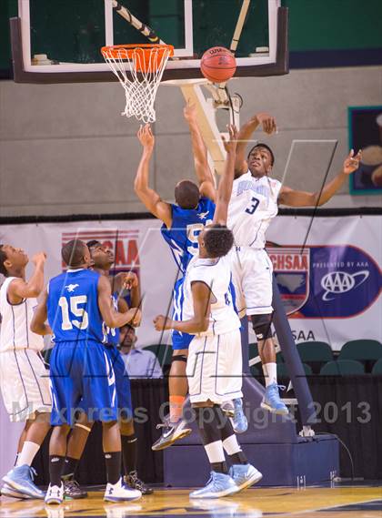 Thumbnail 3 in Statesville vs Hunter Huss (NCHSAA 3A Western Regional Final) photogallery.