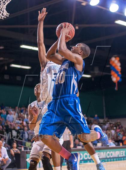 Thumbnail 1 in Statesville vs Hunter Huss (NCHSAA 3A Western Regional Final) photogallery.