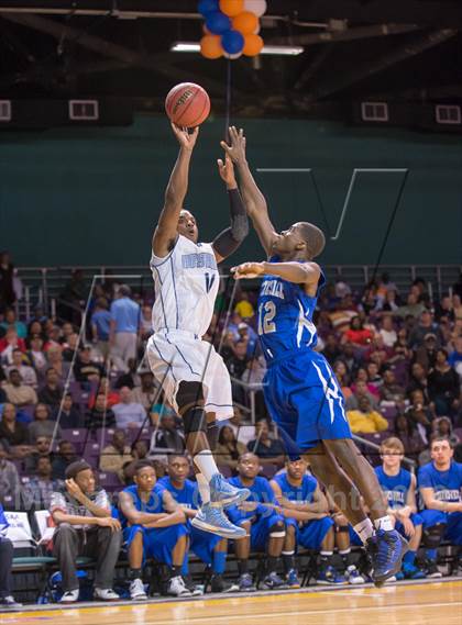 Thumbnail 3 in Statesville vs Hunter Huss (NCHSAA 3A Western Regional Final) photogallery.