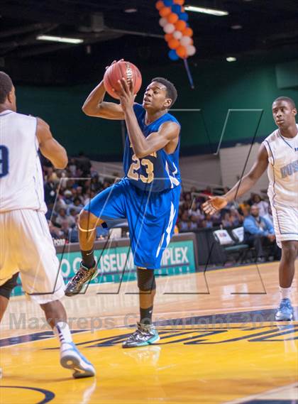 Thumbnail 2 in Statesville vs Hunter Huss (NCHSAA 3A Western Regional Final) photogallery.