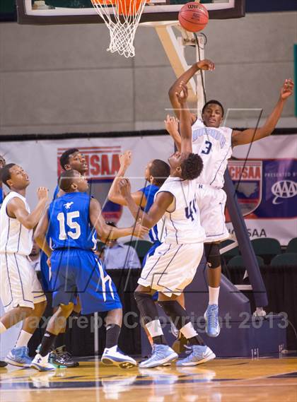 Thumbnail 1 in Statesville vs Hunter Huss (NCHSAA 3A Western Regional Final) photogallery.