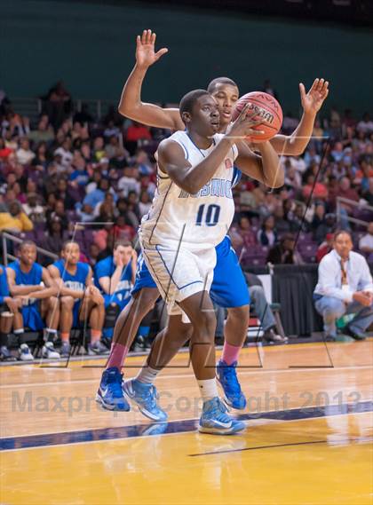 Thumbnail 1 in Statesville vs Hunter Huss (NCHSAA 3A Western Regional Final) photogallery.
