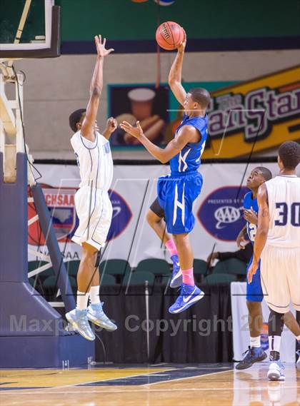 Thumbnail 2 in Statesville vs Hunter Huss (NCHSAA 3A Western Regional Final) photogallery.