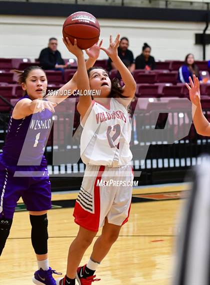 Thumbnail 3 in Lee [Robert E.] vs Weslaco (NEISD Invitational) photogallery.