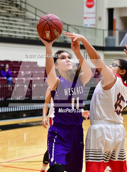 Thumbnail 3 in Lee [Robert E.] vs Weslaco (NEISD Invitational) photogallery.