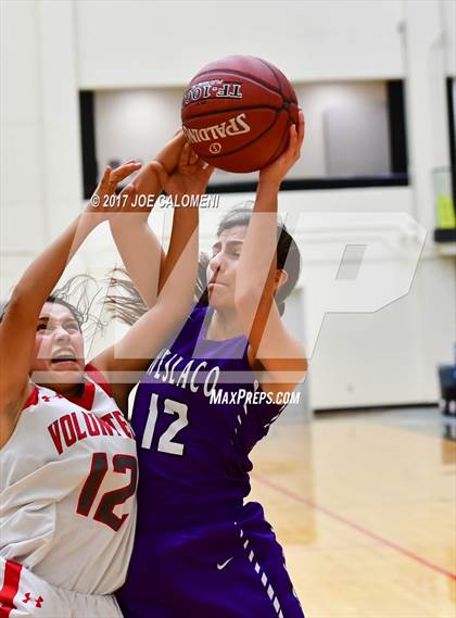 Thumbnail 3 in Lee [Robert E.] vs Weslaco (NEISD Invitational) photogallery.