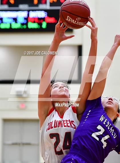 Thumbnail 3 in Lee [Robert E.] vs Weslaco (NEISD Invitational) photogallery.