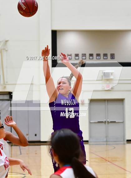 Thumbnail 2 in Lee [Robert E.] vs Weslaco (NEISD Invitational) photogallery.