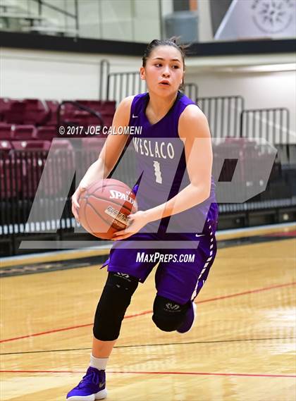 Thumbnail 2 in Lee [Robert E.] vs Weslaco (NEISD Invitational) photogallery.