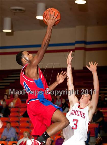 Thumbnail 2 in Calloway County vs. Massac County (Marshall County Hoopfest) photogallery.