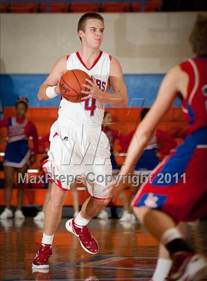 Thumbnail 2 in Calloway County vs. Massac County (Marshall County Hoopfest) photogallery.