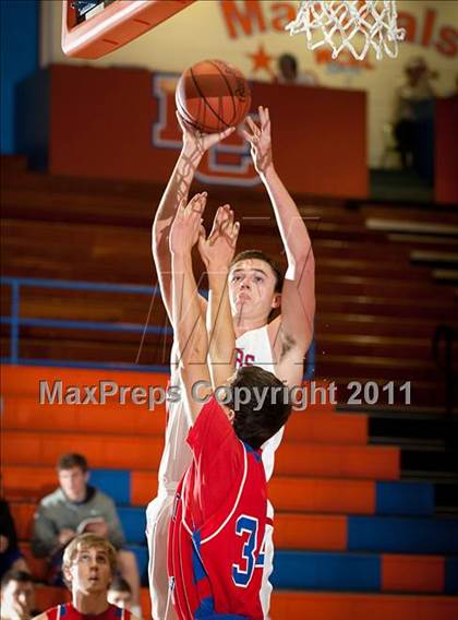 Thumbnail 3 in Calloway County vs. Massac County (Marshall County Hoopfest) photogallery.