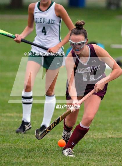 Thumbnail 2 in Garden City vs Carle Place photogallery.