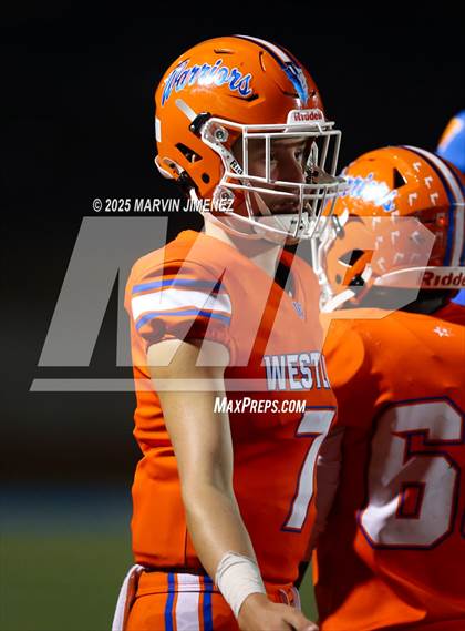 Thumbnail 3 in Westlake vs Rio Mesa photogallery.