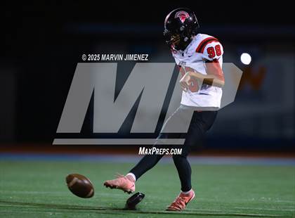 Thumbnail 3 in Westlake vs Rio Mesa photogallery.